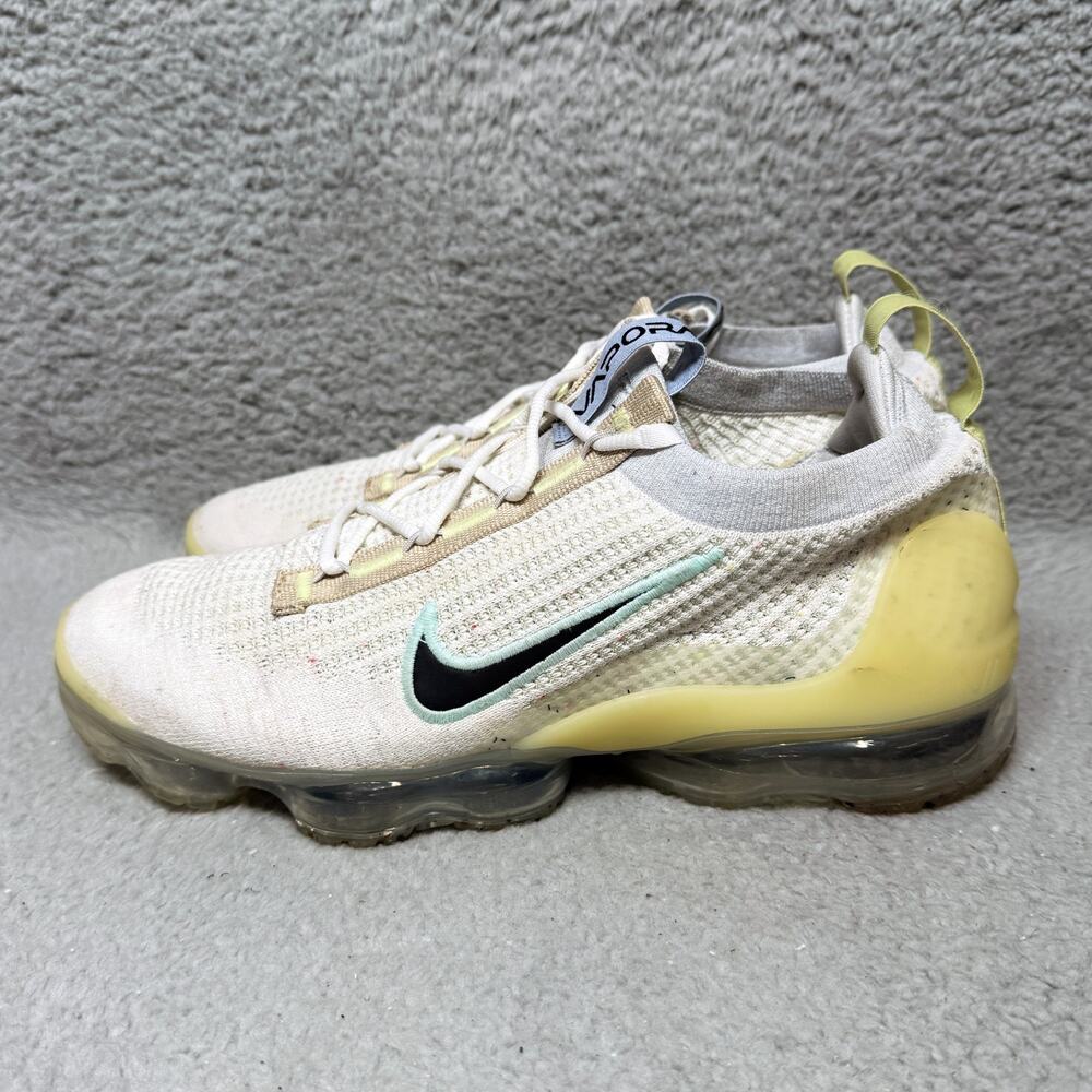 Nike Air VaporMax 2021 Flyknit Mens Size 9 Running Shoes Mismatched Swoosh White - Picture 3 of 9